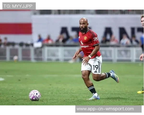 曼联官网报道姆伯莫本赛季英超无球前插跑动和预期助攻均居首位