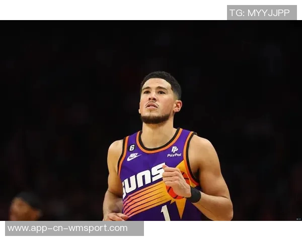 吉莱斯皮称赞布克决策果断自己专注于接球投篮半场贡献12分